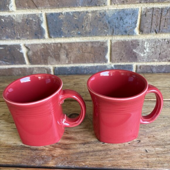 2 Homer Laughlin Fiesta Scarlet D Handle Square Bottom Mugs Fiestaware 12oz READ - Picture 1 of 12
